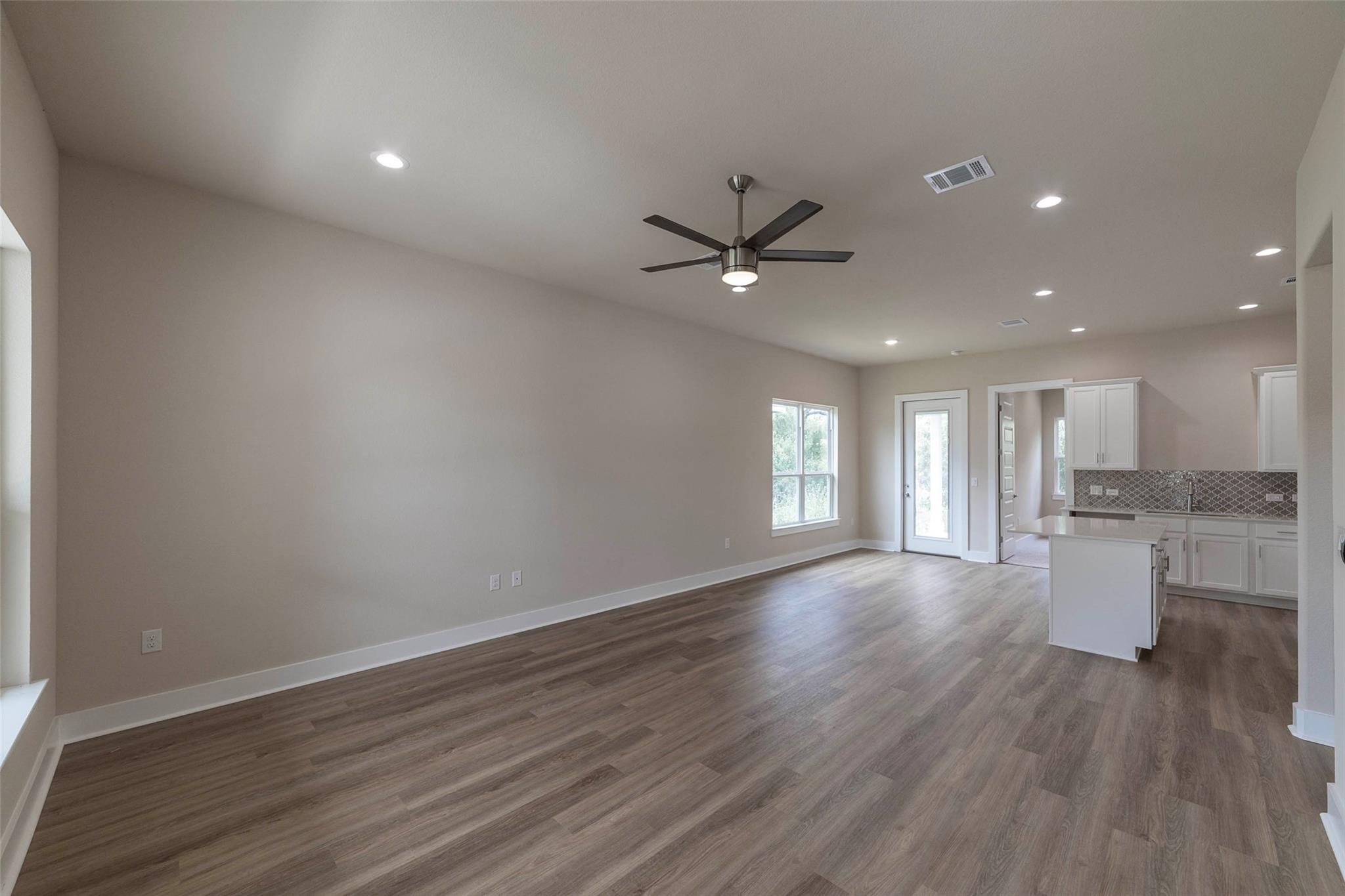 625 Birch Ln Property Photo 3