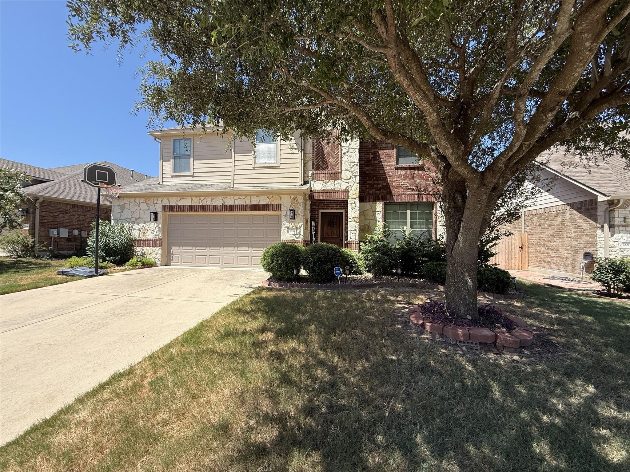 1032 Dyer Crossing Way Property Photo 2