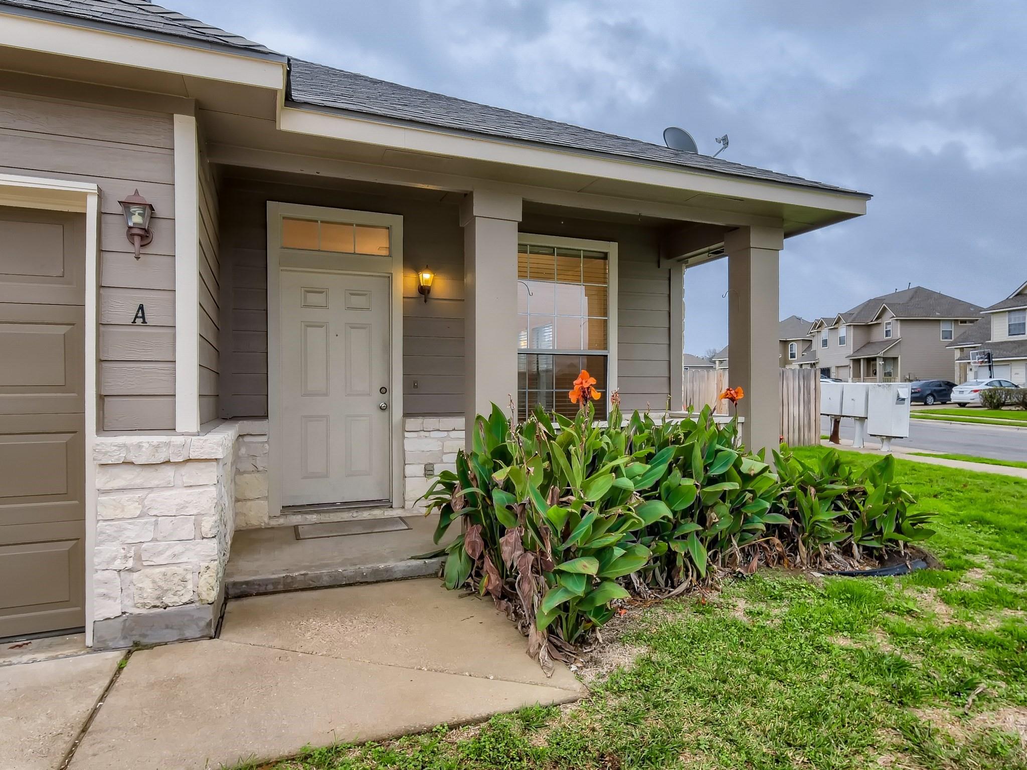 2858 Southampton Way #A Property Photo 1