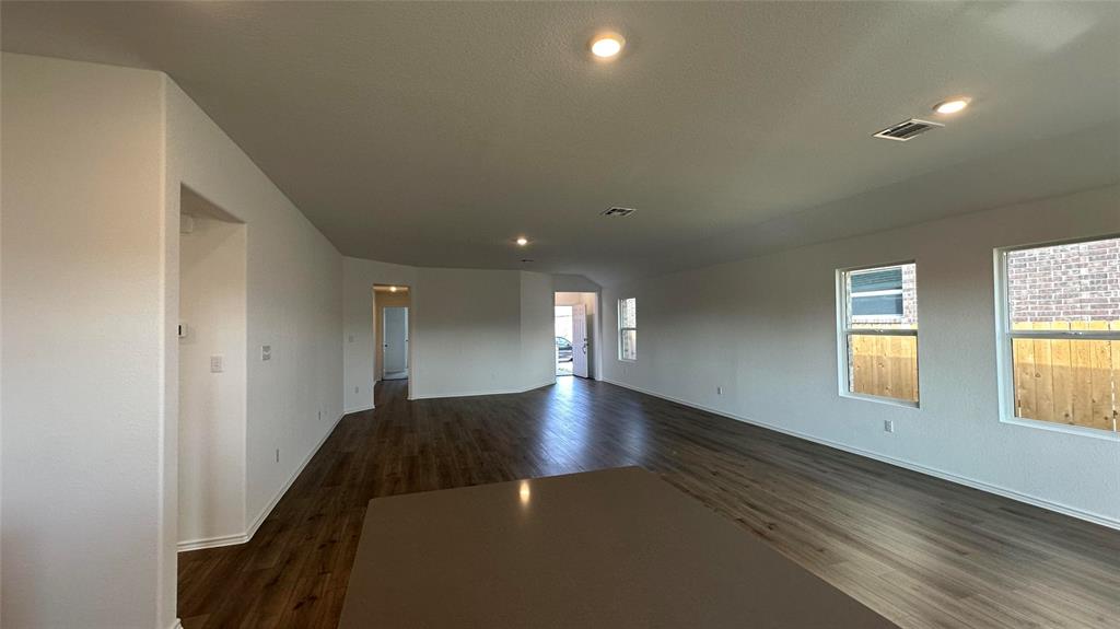 1704 Frontenac St Property Photo 4