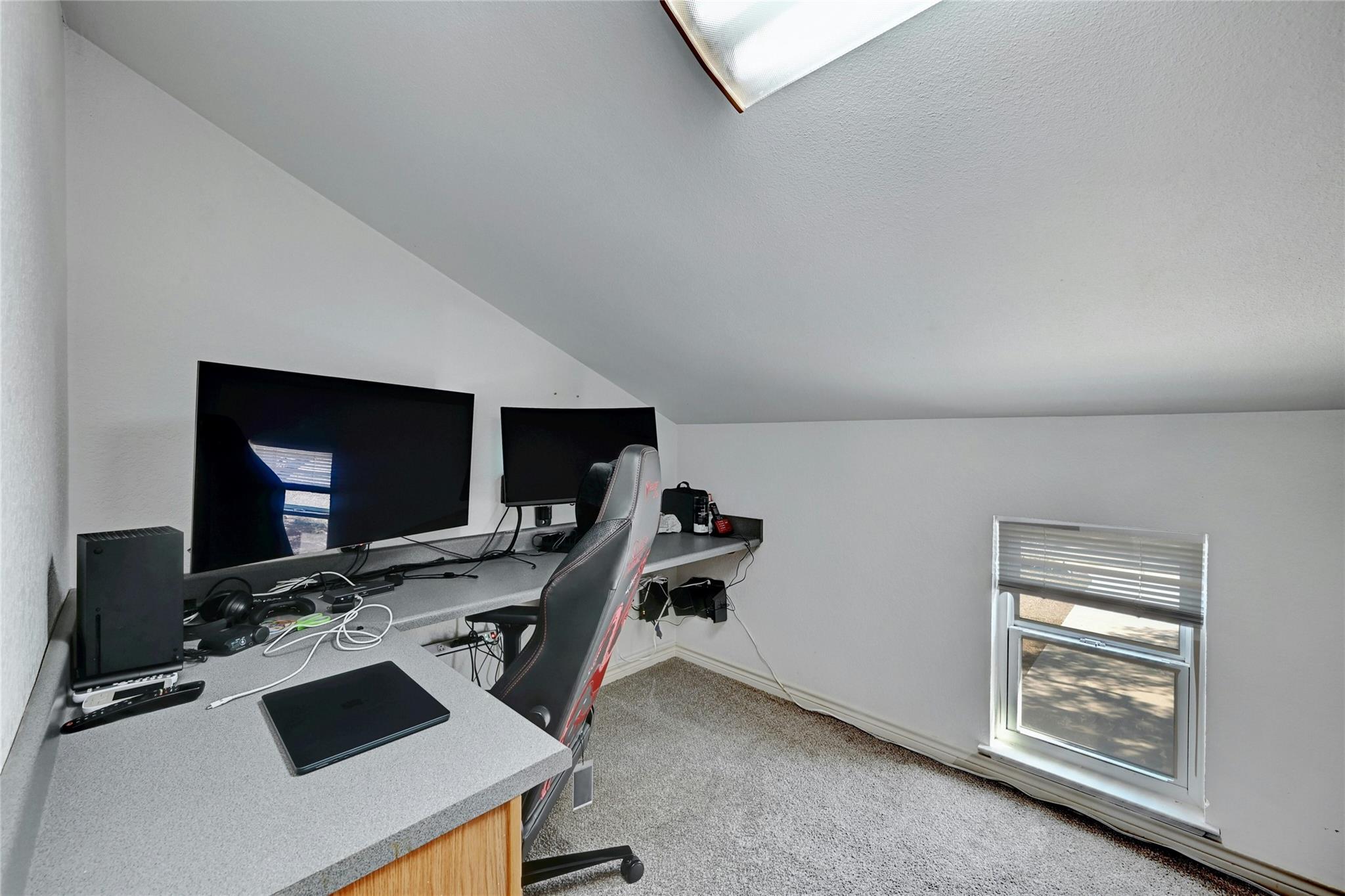 2828 Cross Rd Property Photo 20