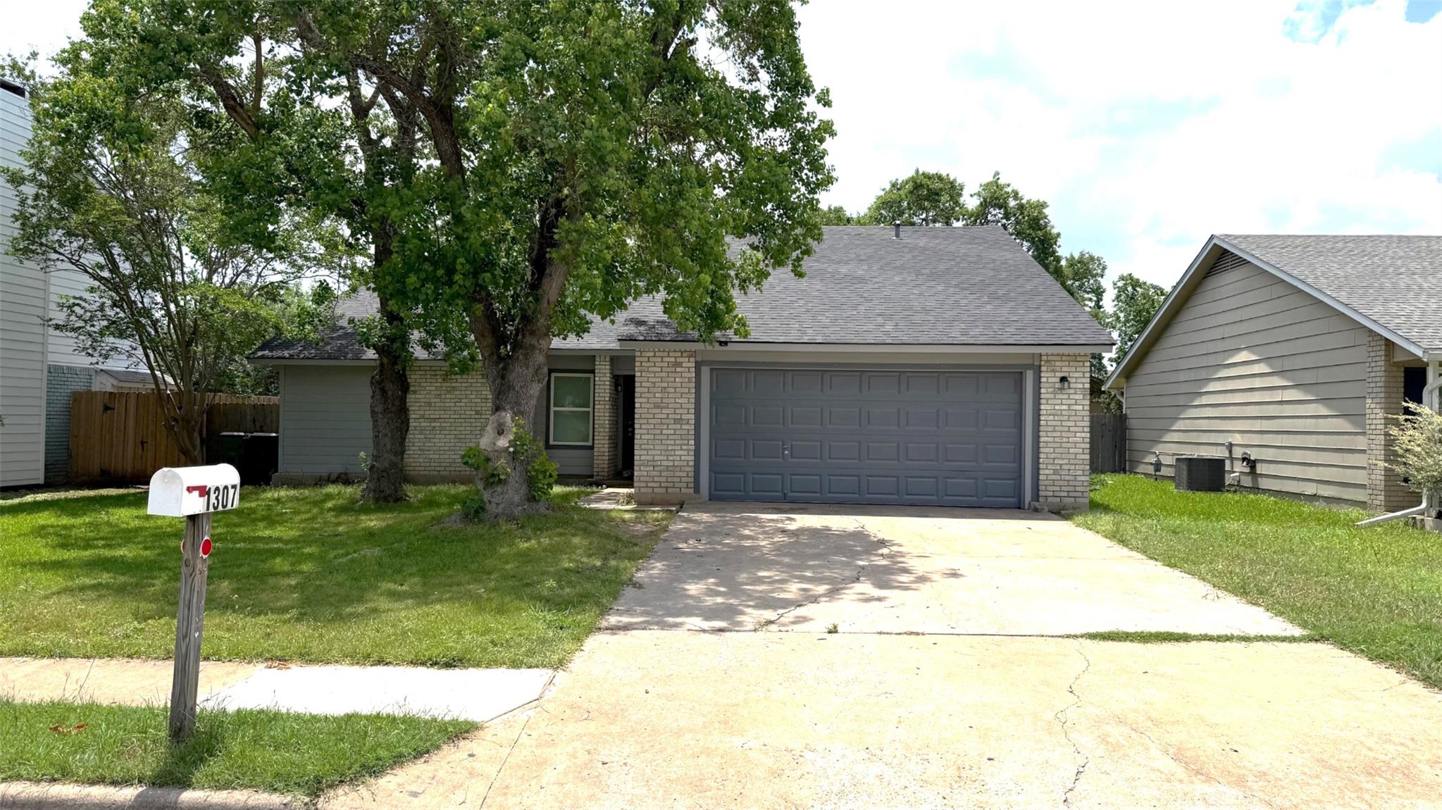 1307 Wroxton Way Property Photo 1