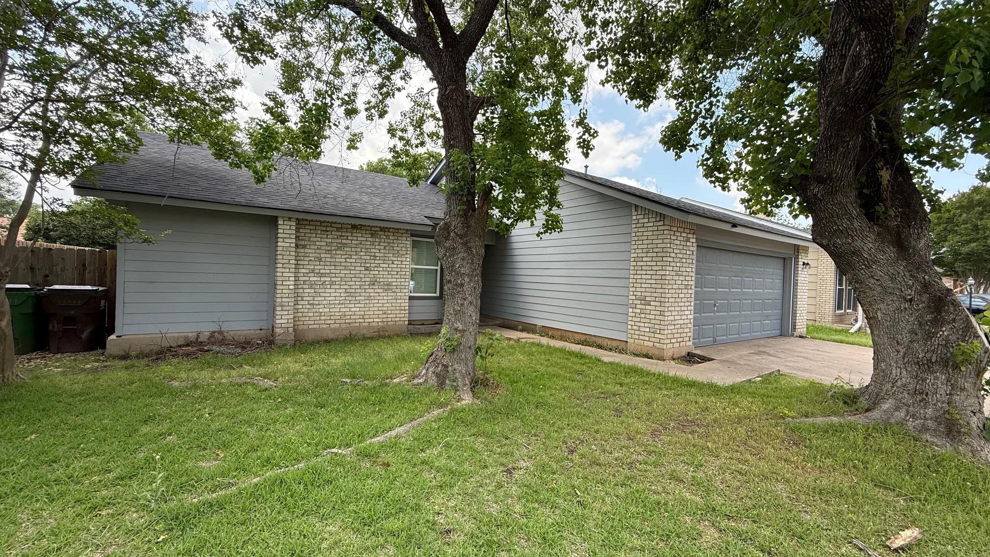 1307 Wroxton Way Property Photo 8