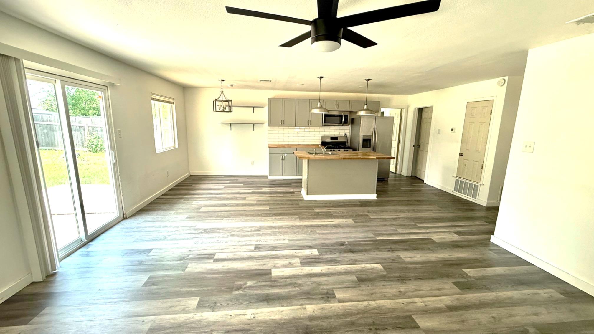 1307 Wroxton Way Property Photo 10