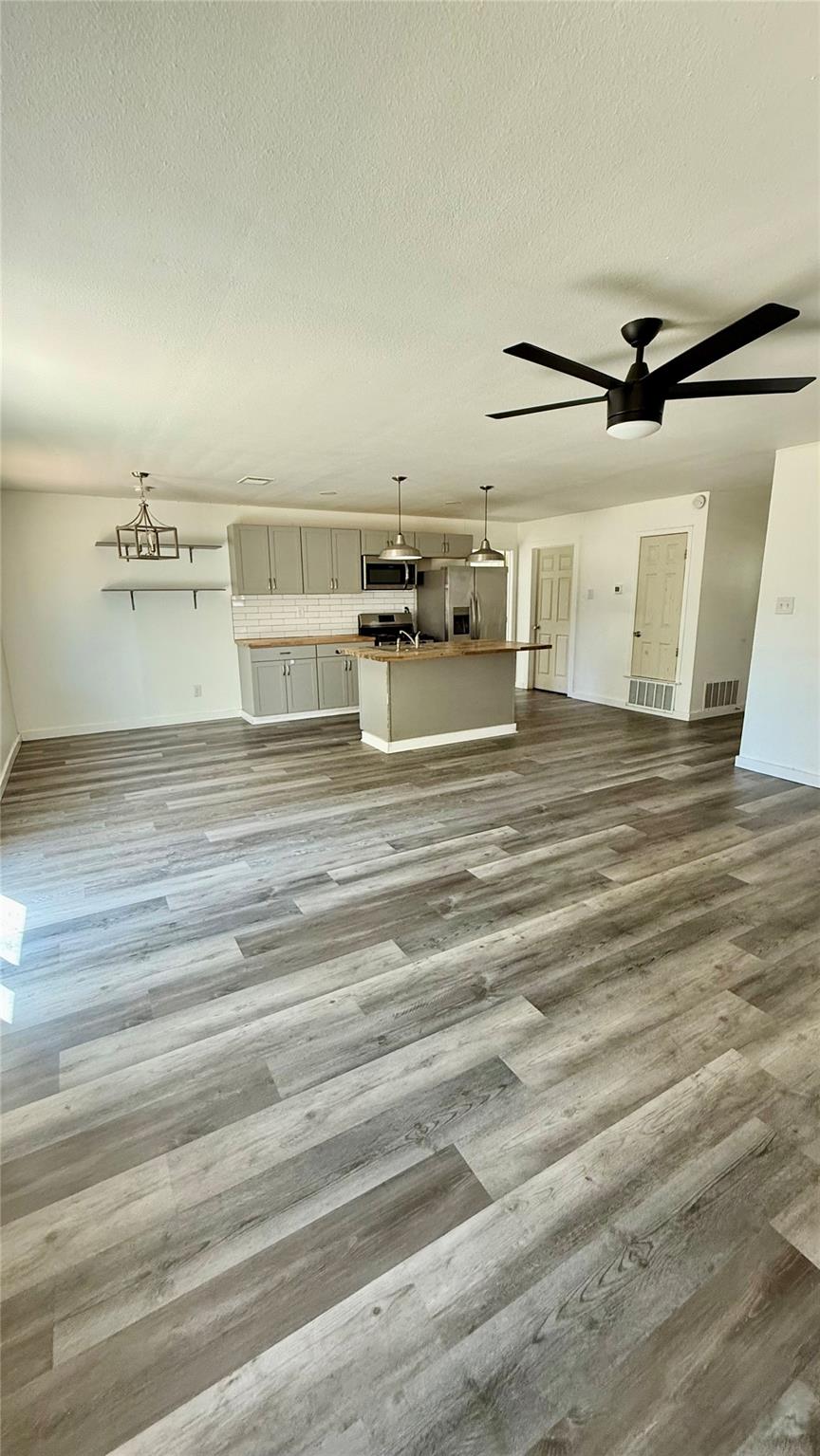 1307 Wroxton Way Property Photo 12