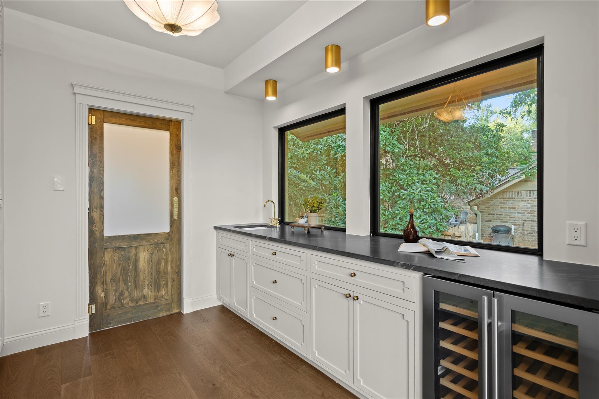 2404 Comburg Castle Way Property Photo 24