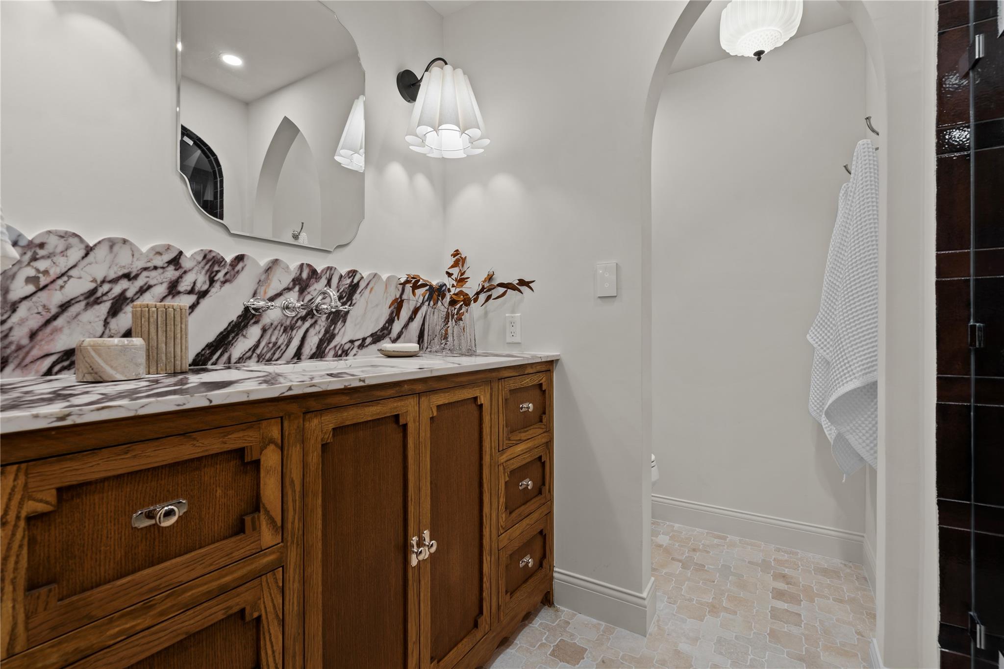 2404 Comburg Castle Way Property Photo 30