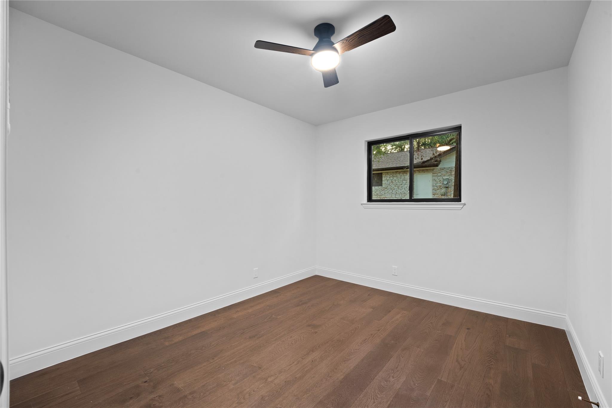 2404 Comburg Castle Way Property Photo 34