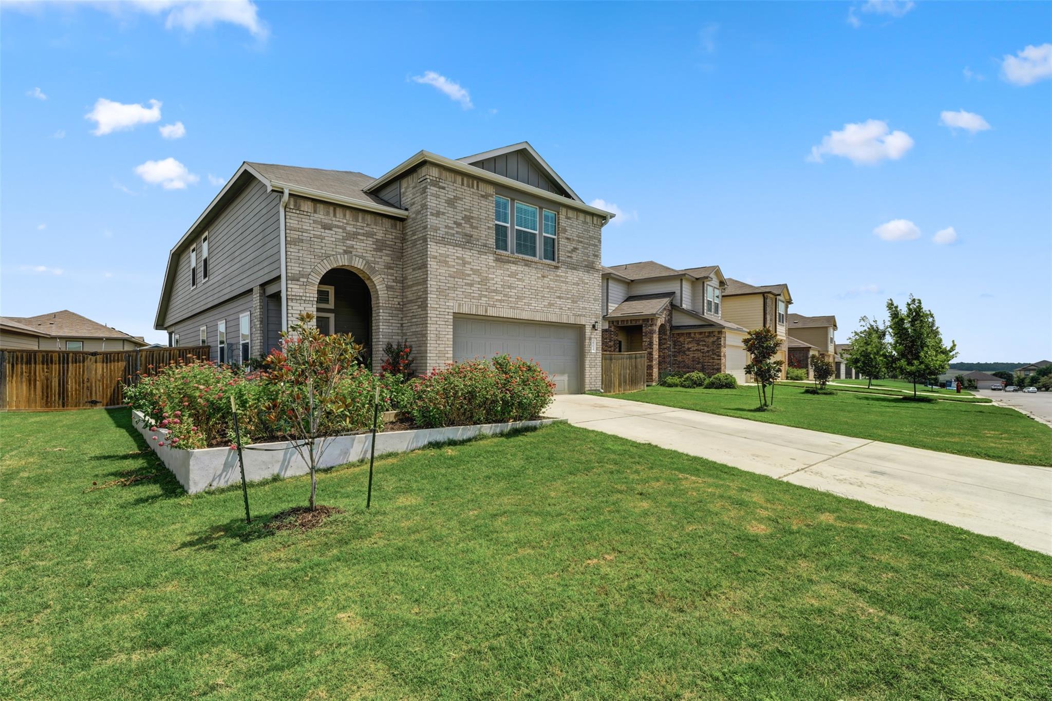 413 Perfect World Loop Property Photo 4