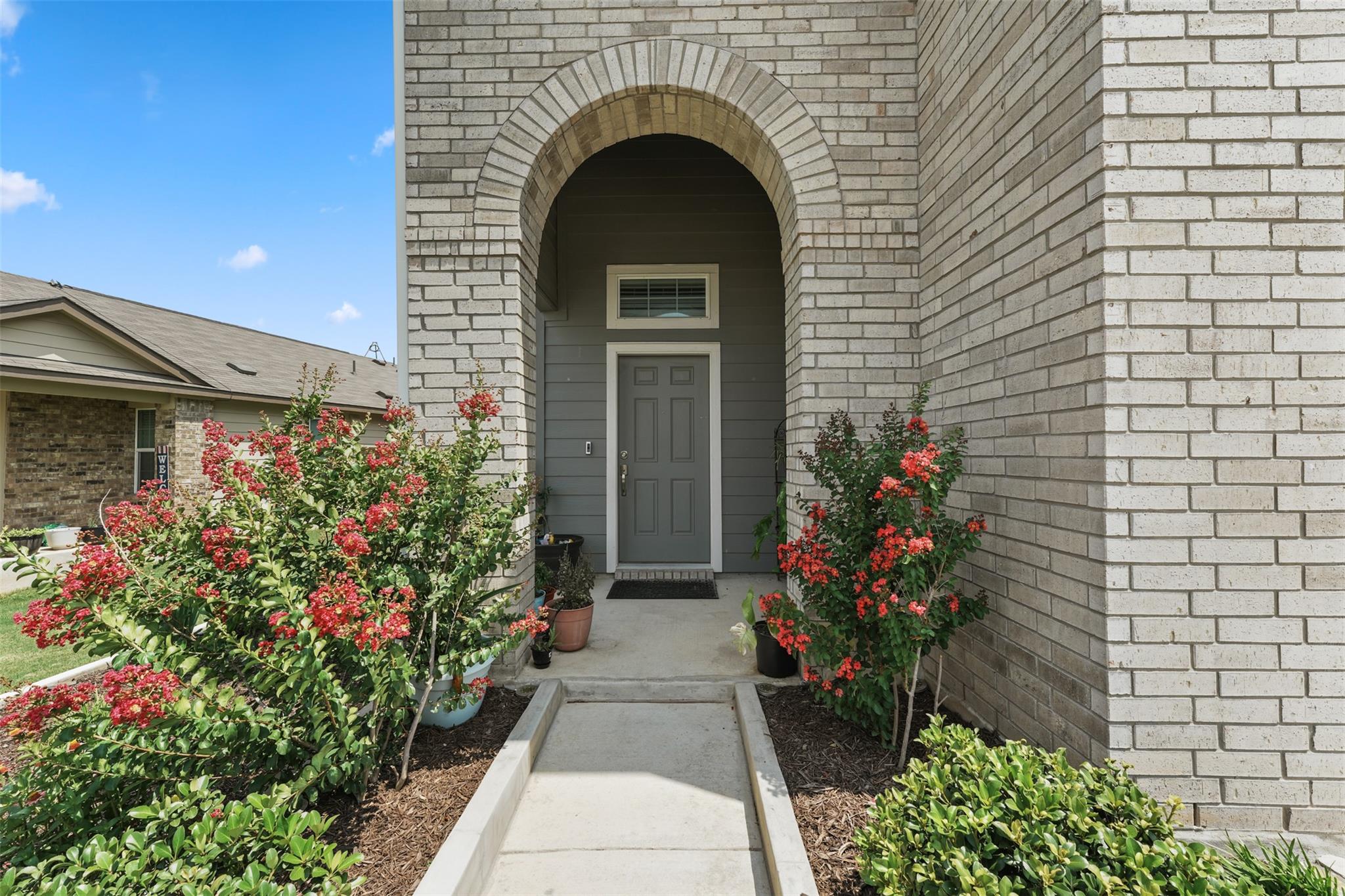413 Perfect World Loop Property Photo 6