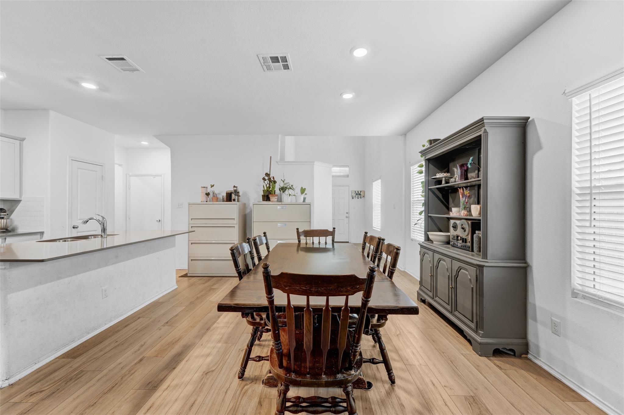 413 Perfect World Loop Property Photo 8