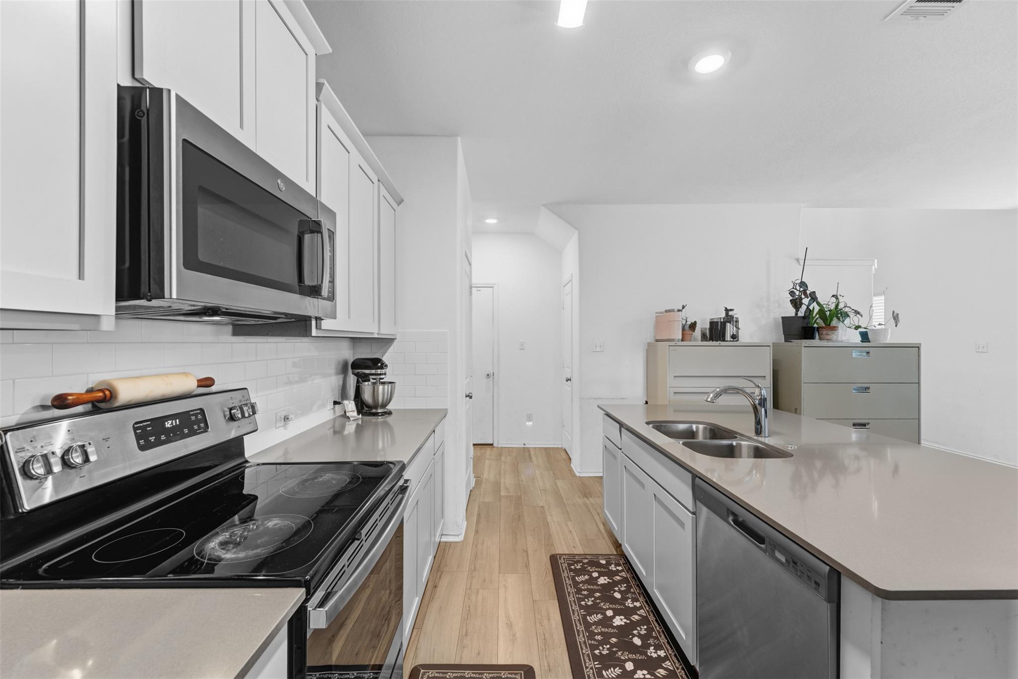 413 Perfect World Loop Property Photo 12