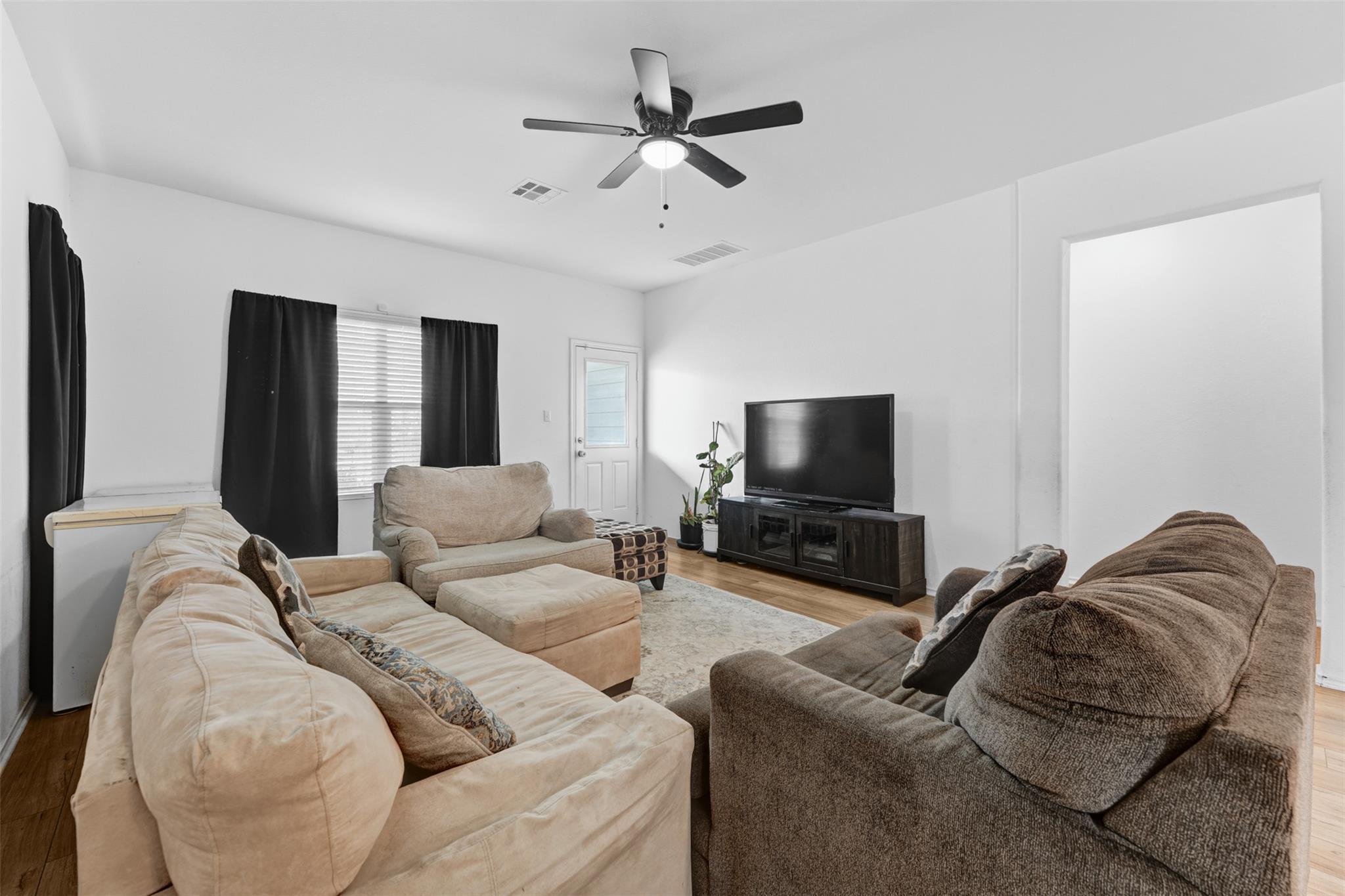 413 Perfect World Loop Property Photo 14