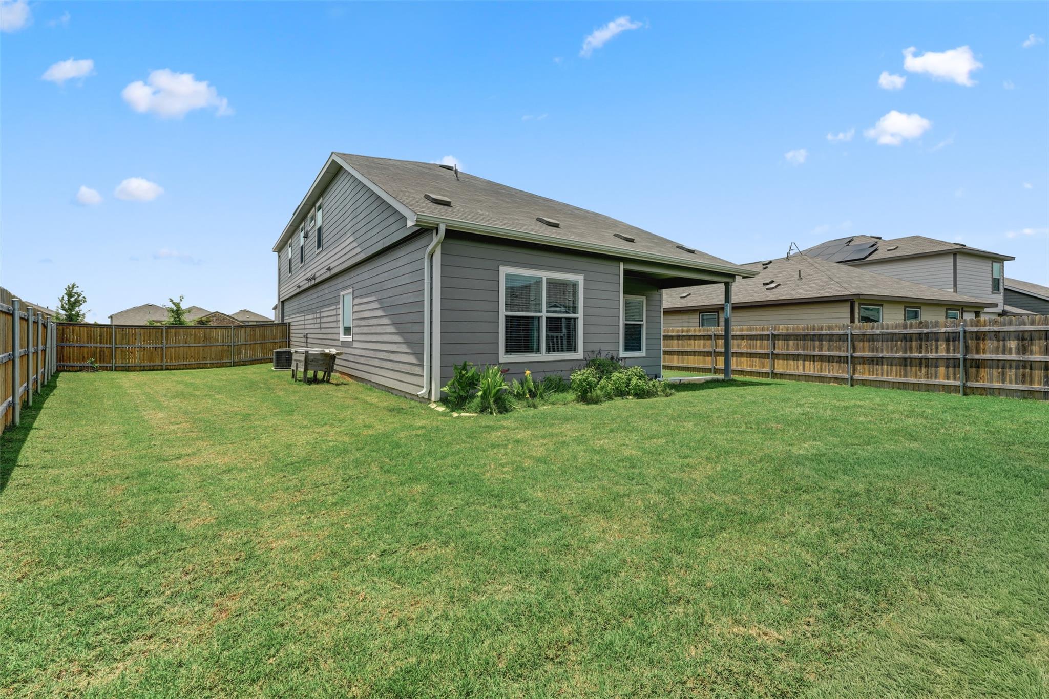 413 Perfect World Loop Property Photo 38