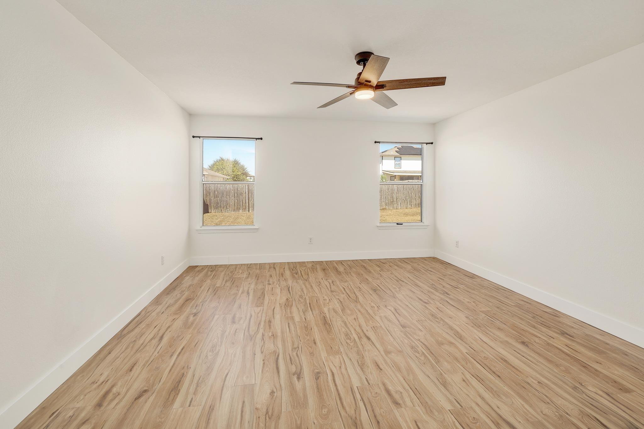 302 Phillips St Property Photo 13