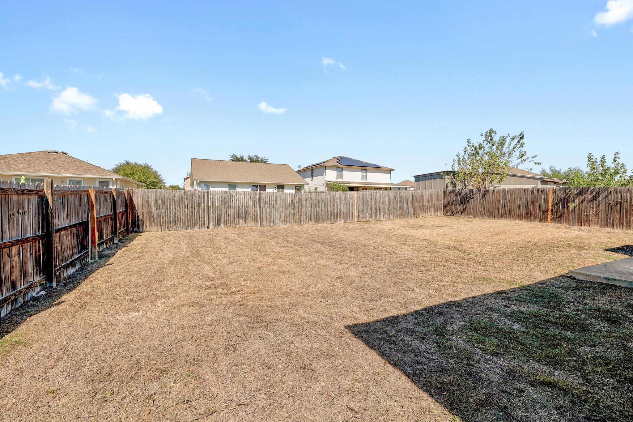 302 Phillips St Property Photo 23
