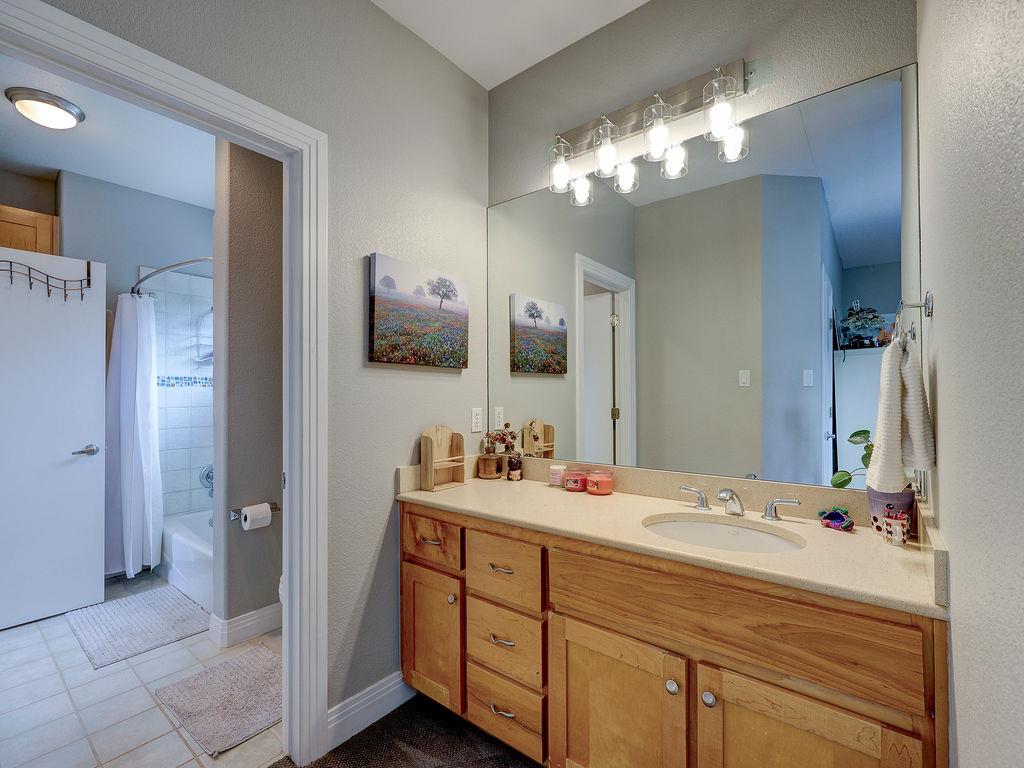5910 Travis Woods Cv Property Photo 18
