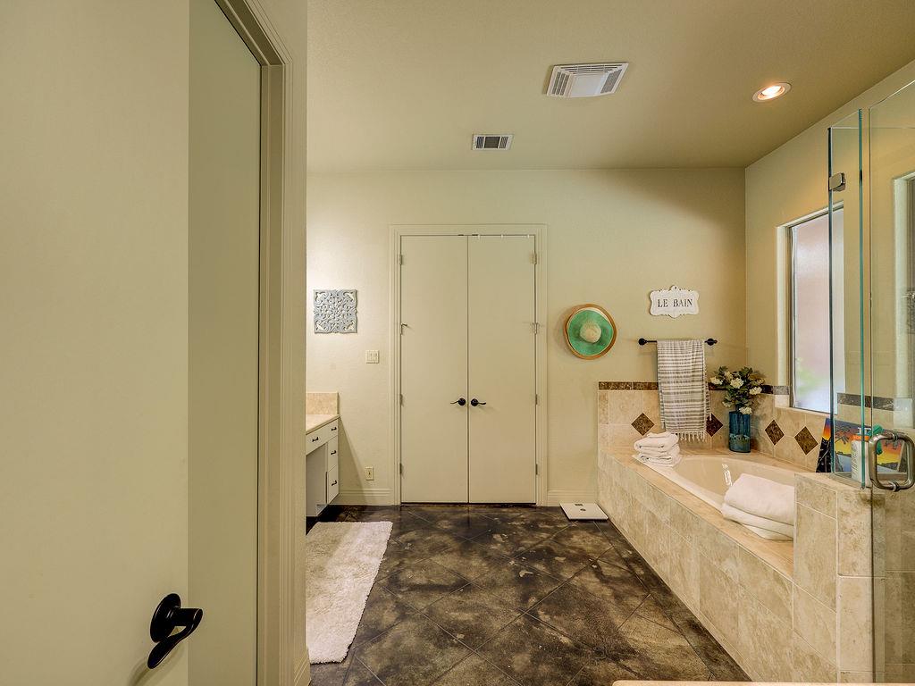 5910 Travis Woods Cv Property Photo 31