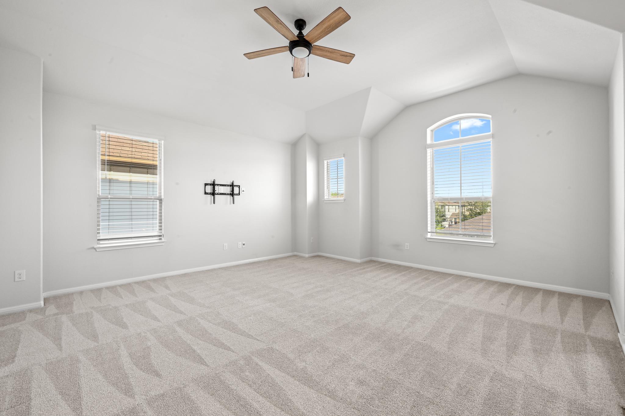 1507 Falconer Way Property Photo 25