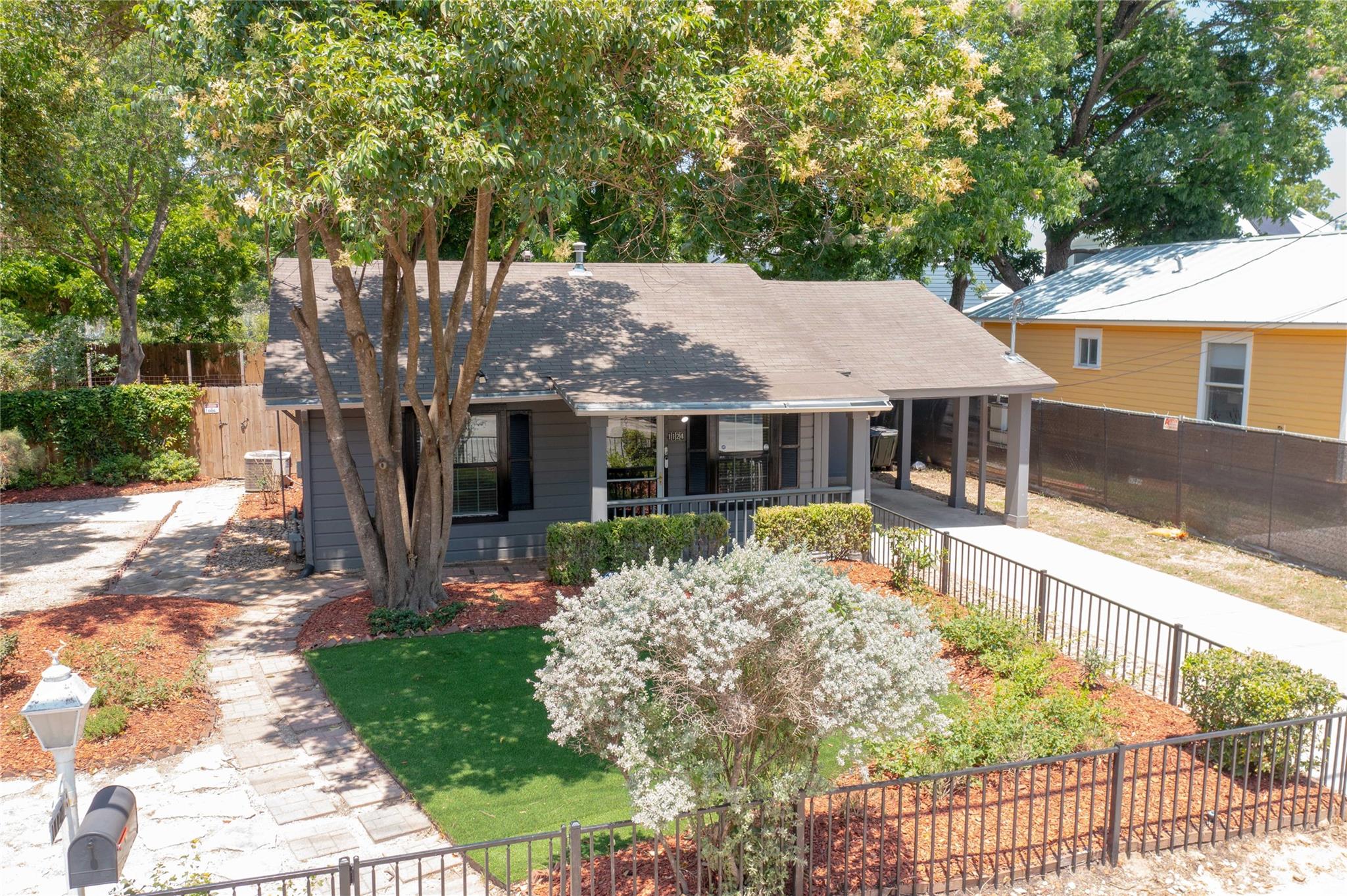 1124 Tillery St Property Photo 8