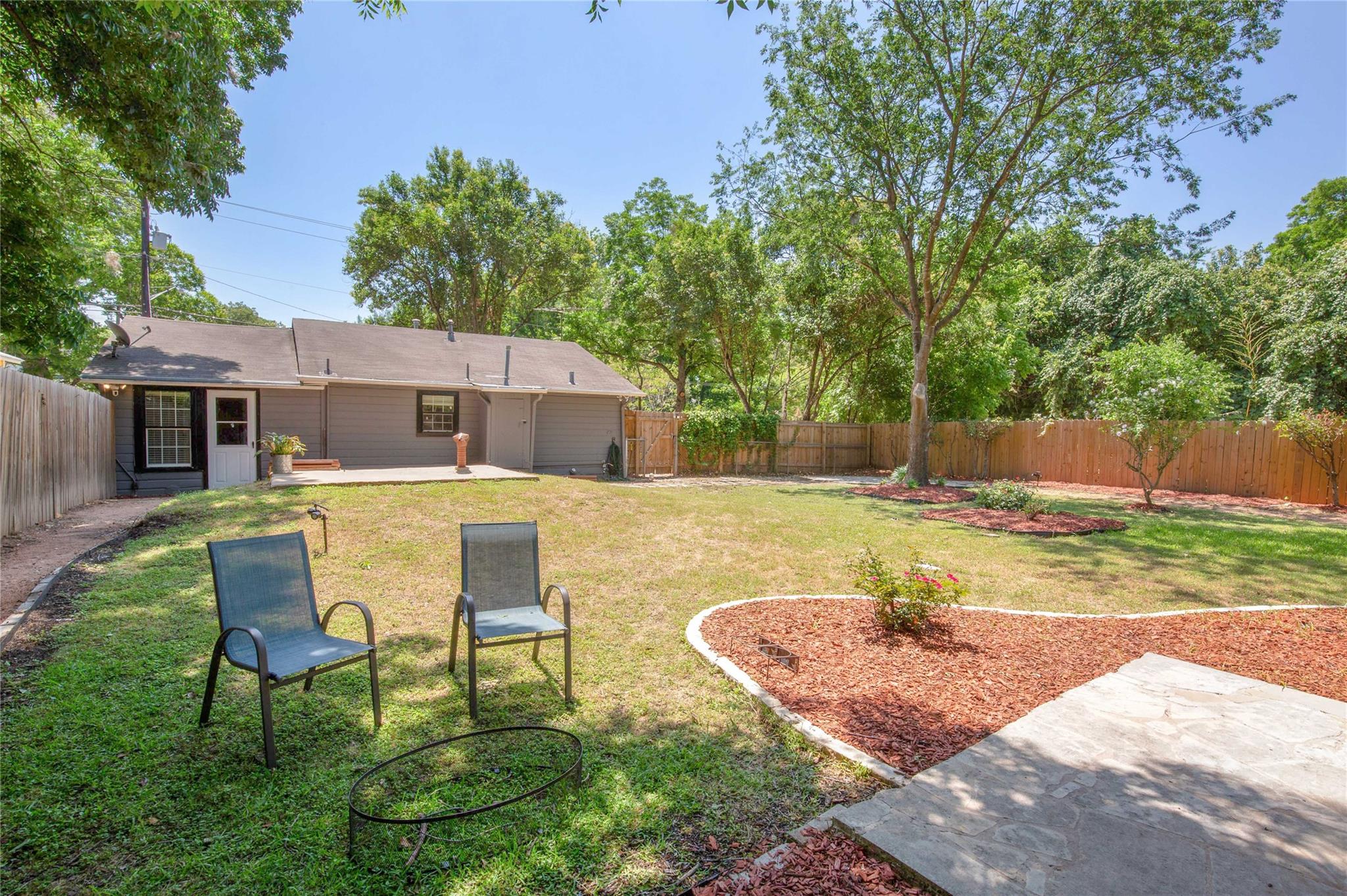 1124 Tillery St Property Photo 25