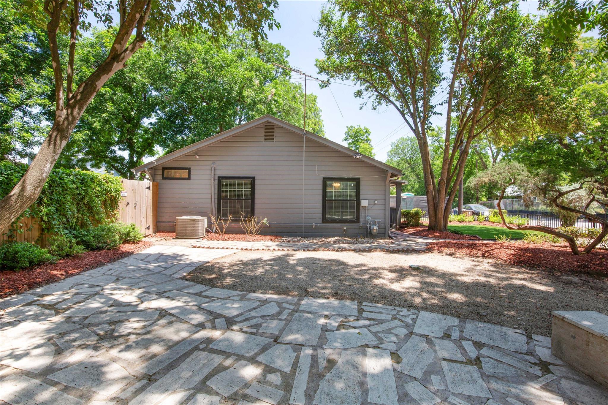 1124 Tillery St Property Photo 26