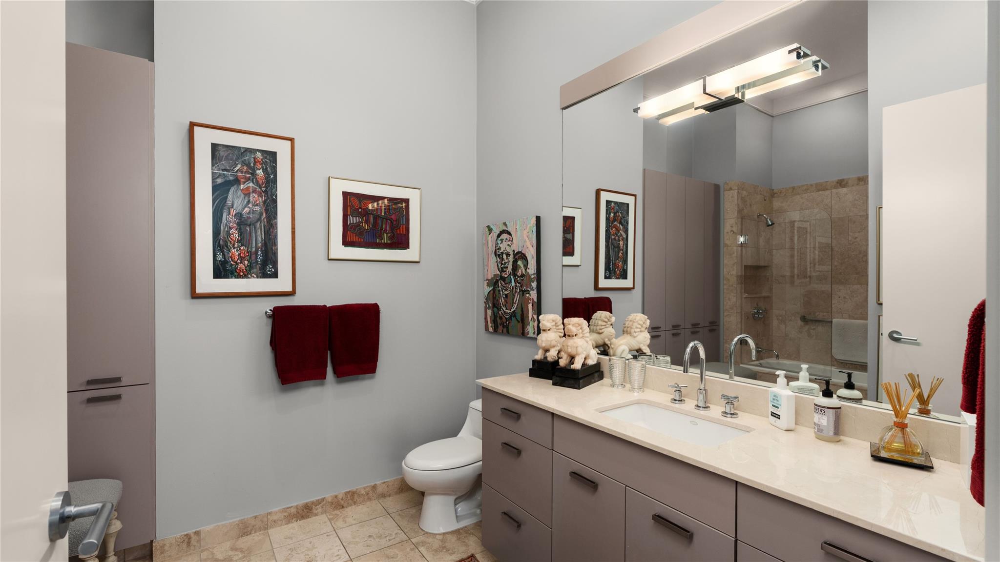 555 E 5th St #3007 Property Photo 29