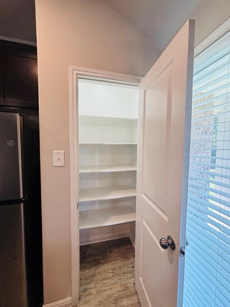 1414 Walden Pond Dr Property Photo 6