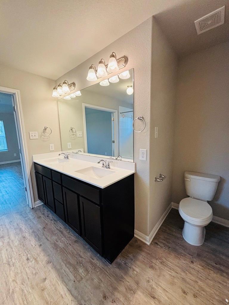 1414 Walden Pond Dr Property Photo 11