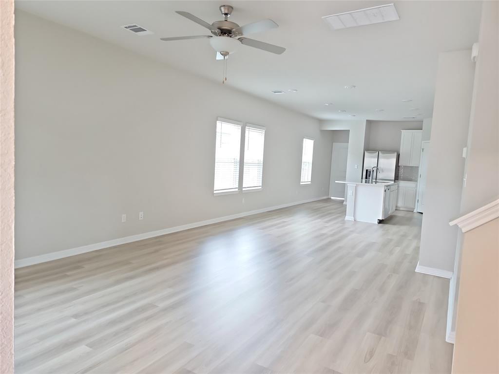 908 Main St Property Photo 5