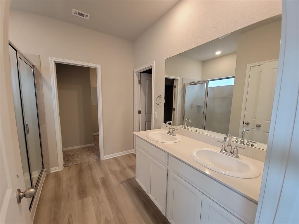 908 Main St Property Photo 12