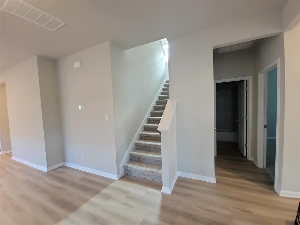 908 Main St Property Photo 15