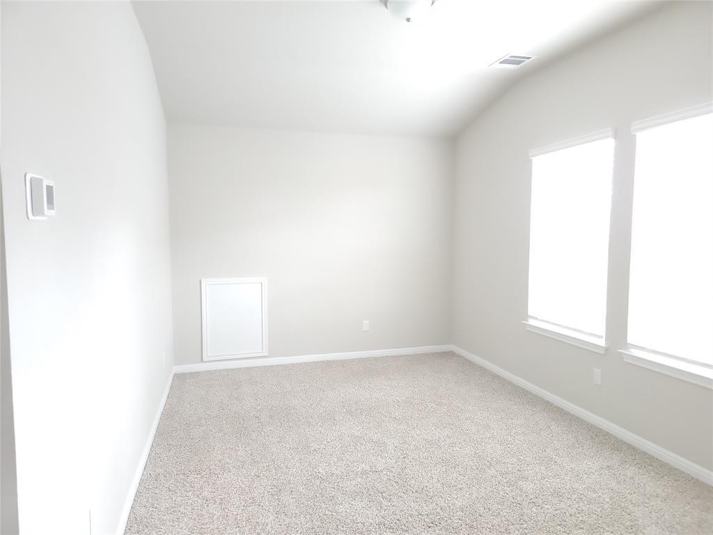 908 Main St Property Photo 16