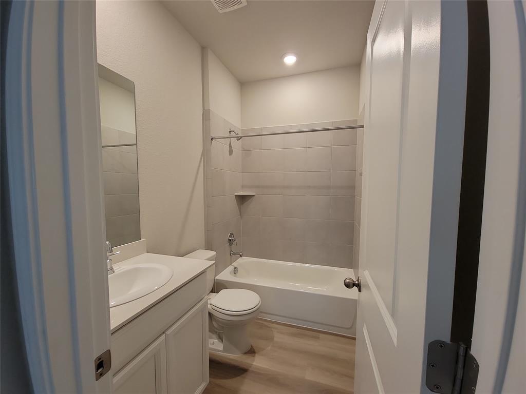 908 Main St Property Photo 18