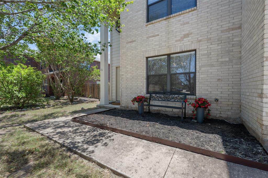 1814 Grassland Dr Property Photo 4