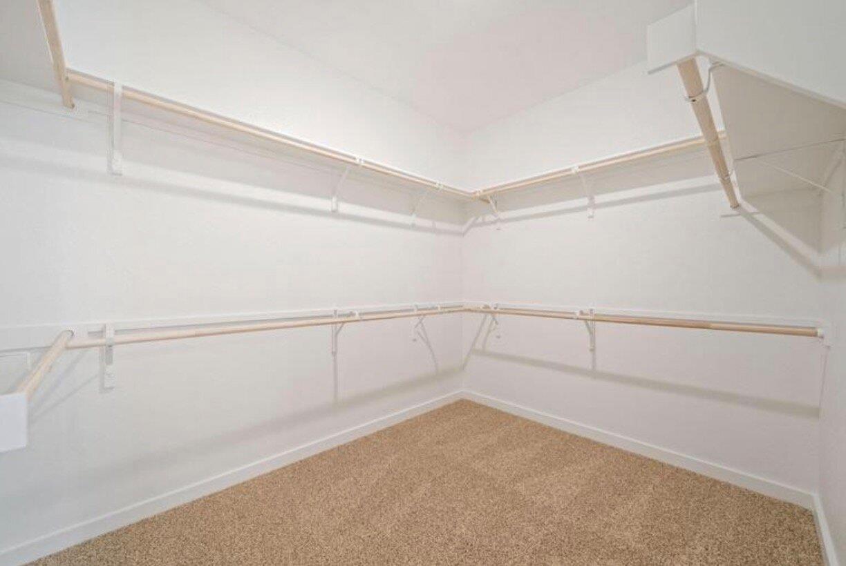 409 Deerpath St Property Photo 16