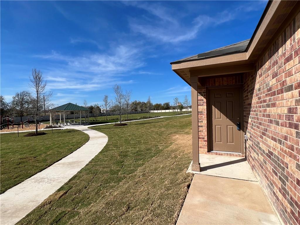 364 Crescent Park Dr Property Photo 5
