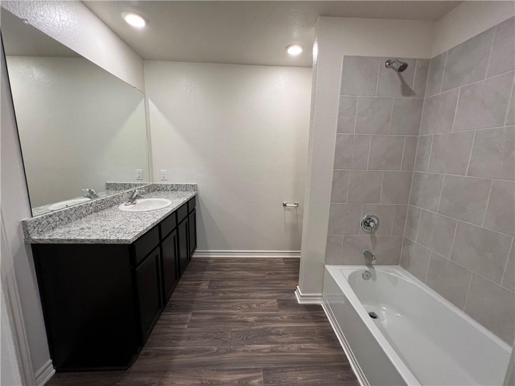 364 Crescent Park Dr Property Photo 18