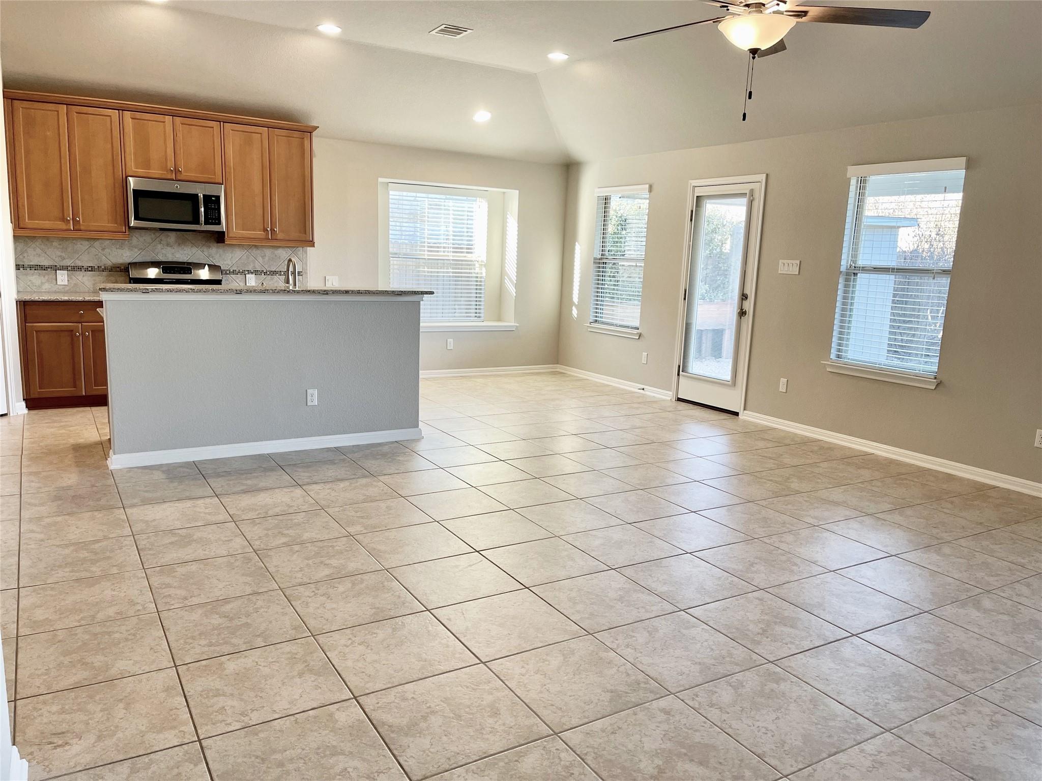 7404 Longford Trl Property Photo 2