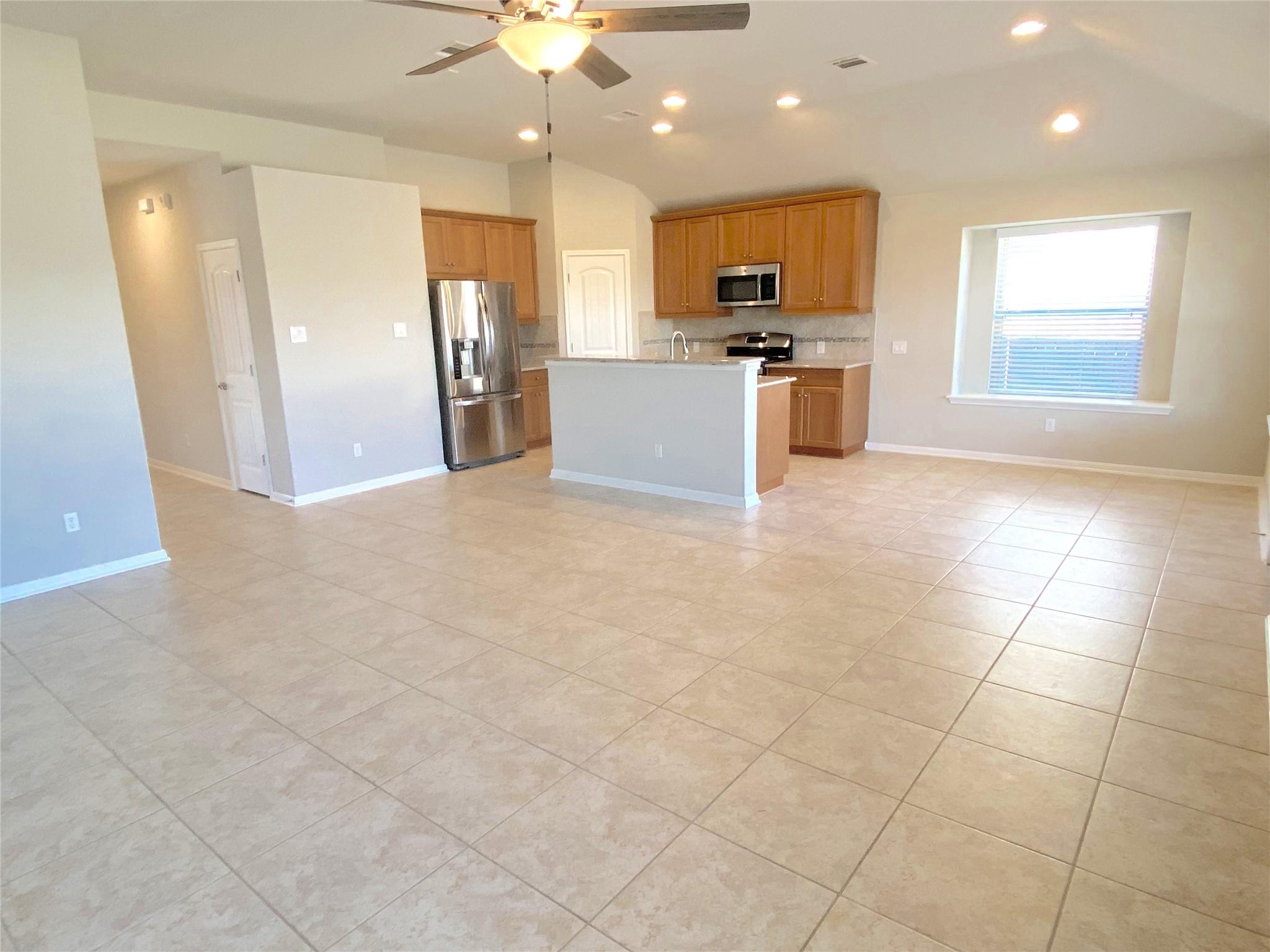 7404 Longford Trl Property Photo 3