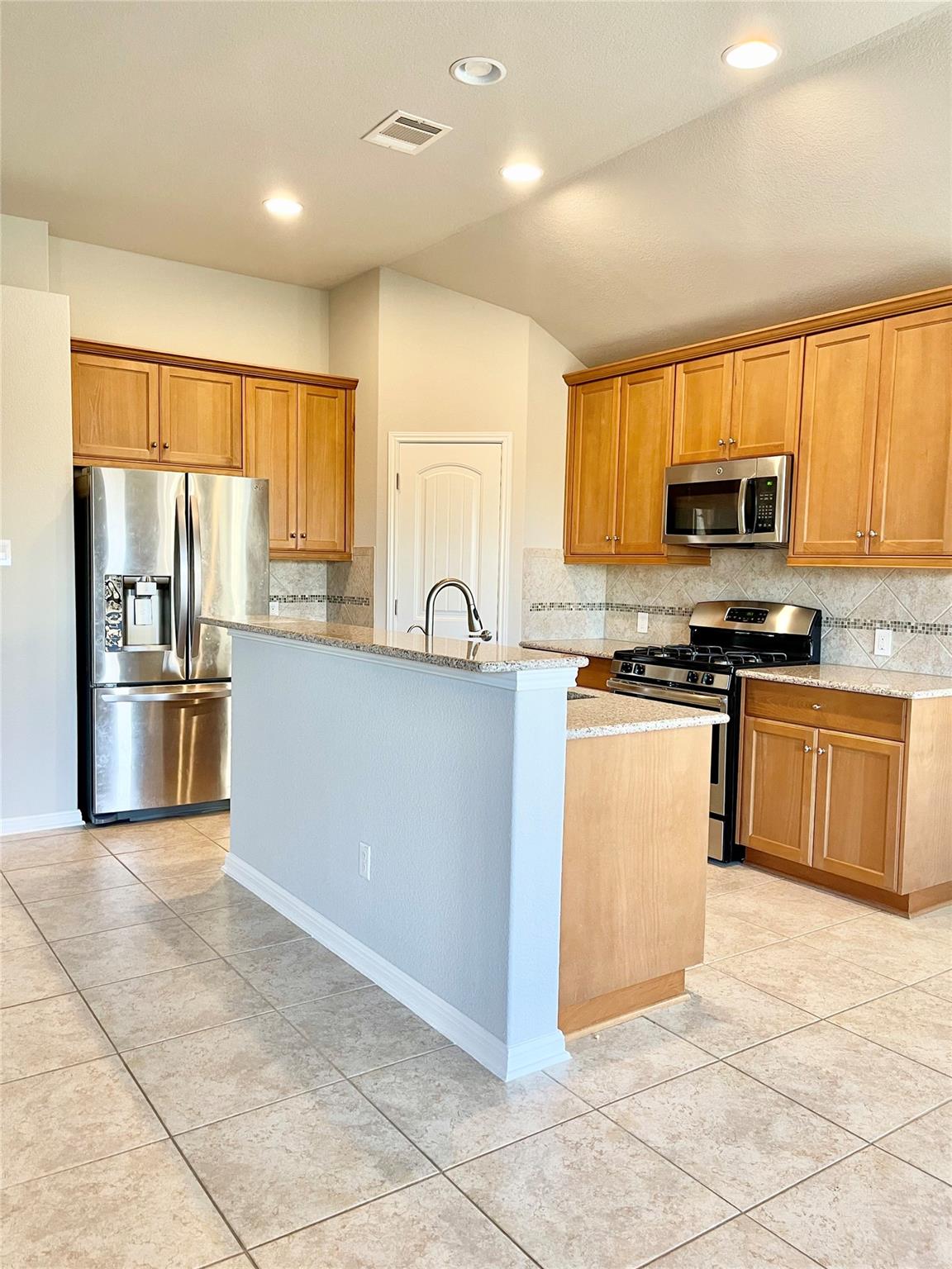 7404 Longford Trl Property Photo 5