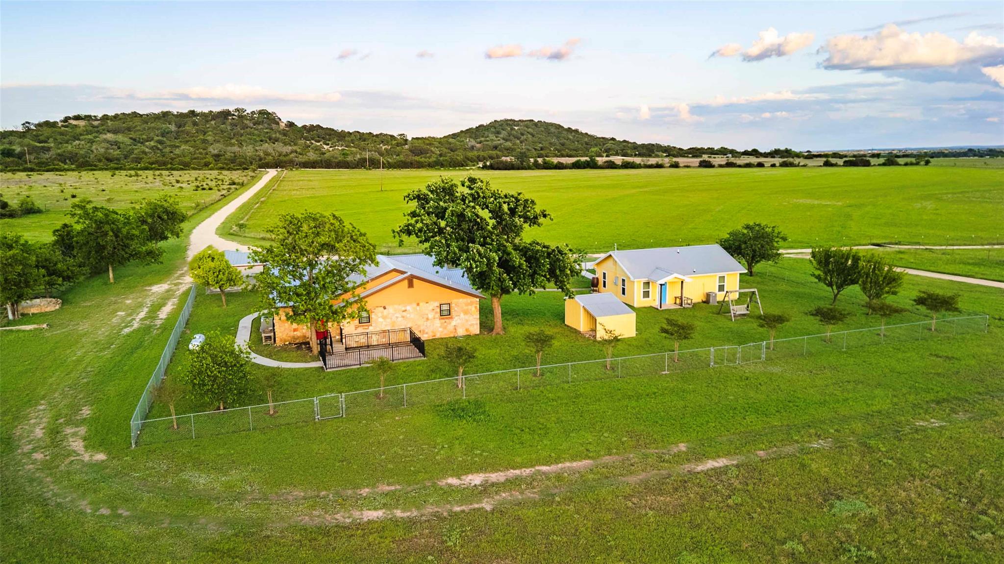 1102 County Road 138 Property Photo 4