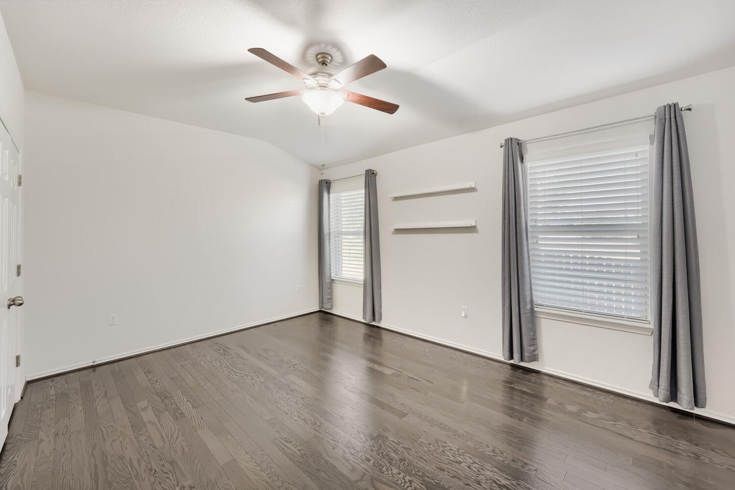 12112 Arran St Property Photo 4