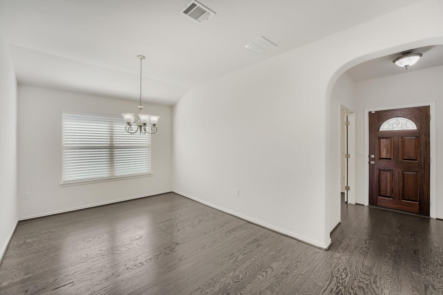 12112 Arran St Property Photo 7