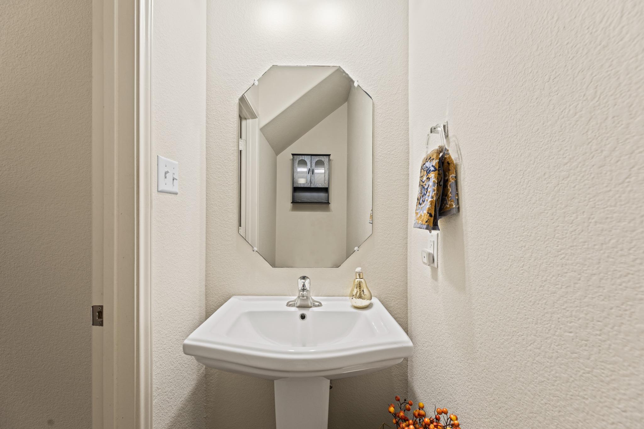 232 Geode Ln Property Photo 9