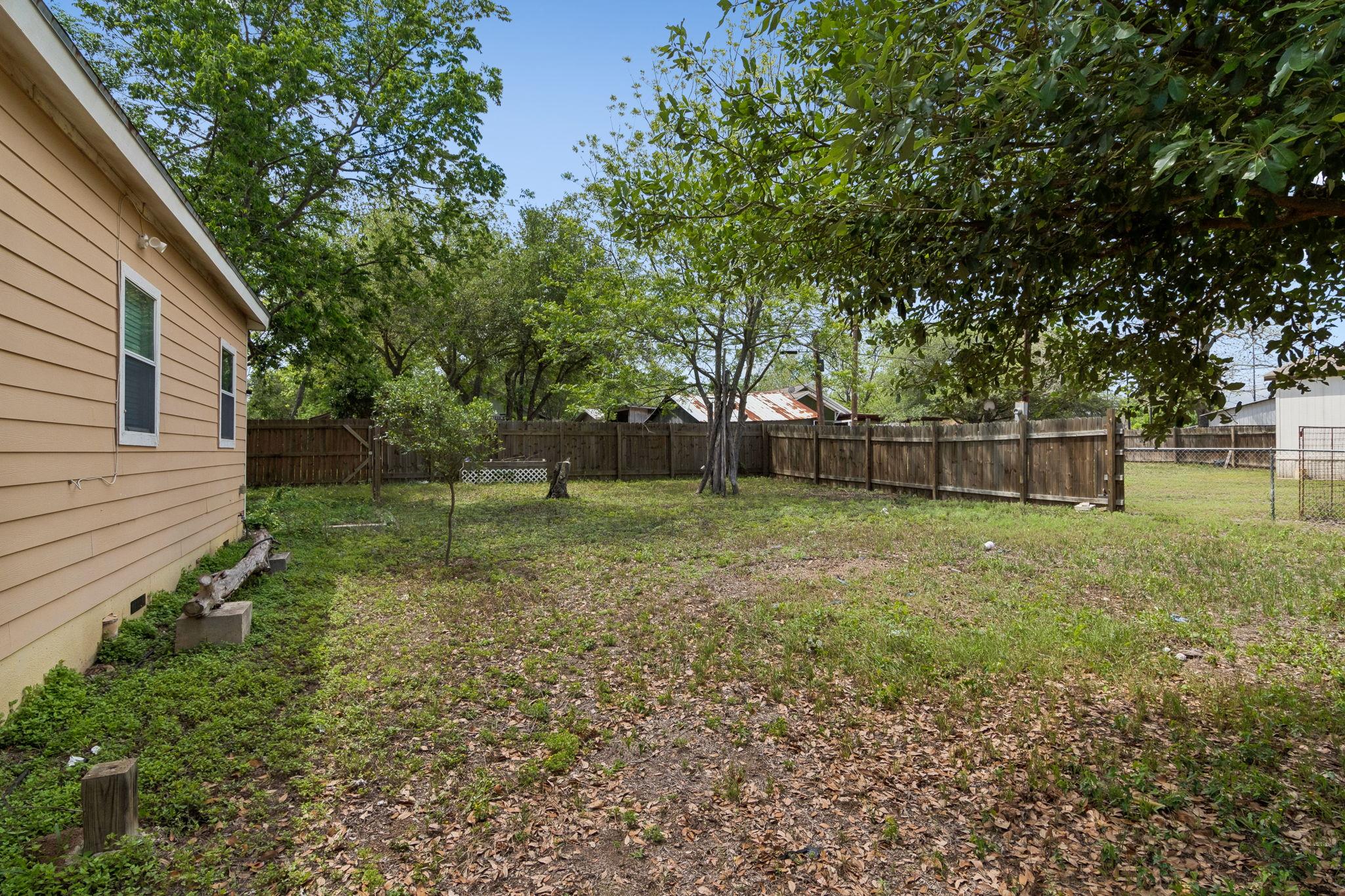 810 Lamar St Property Photo 20