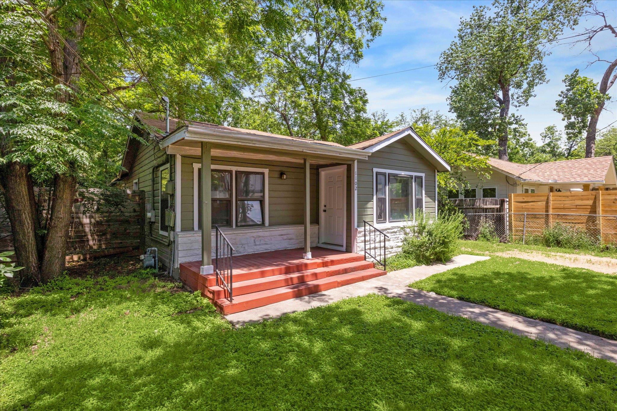 1102 Cherico St Property Photo