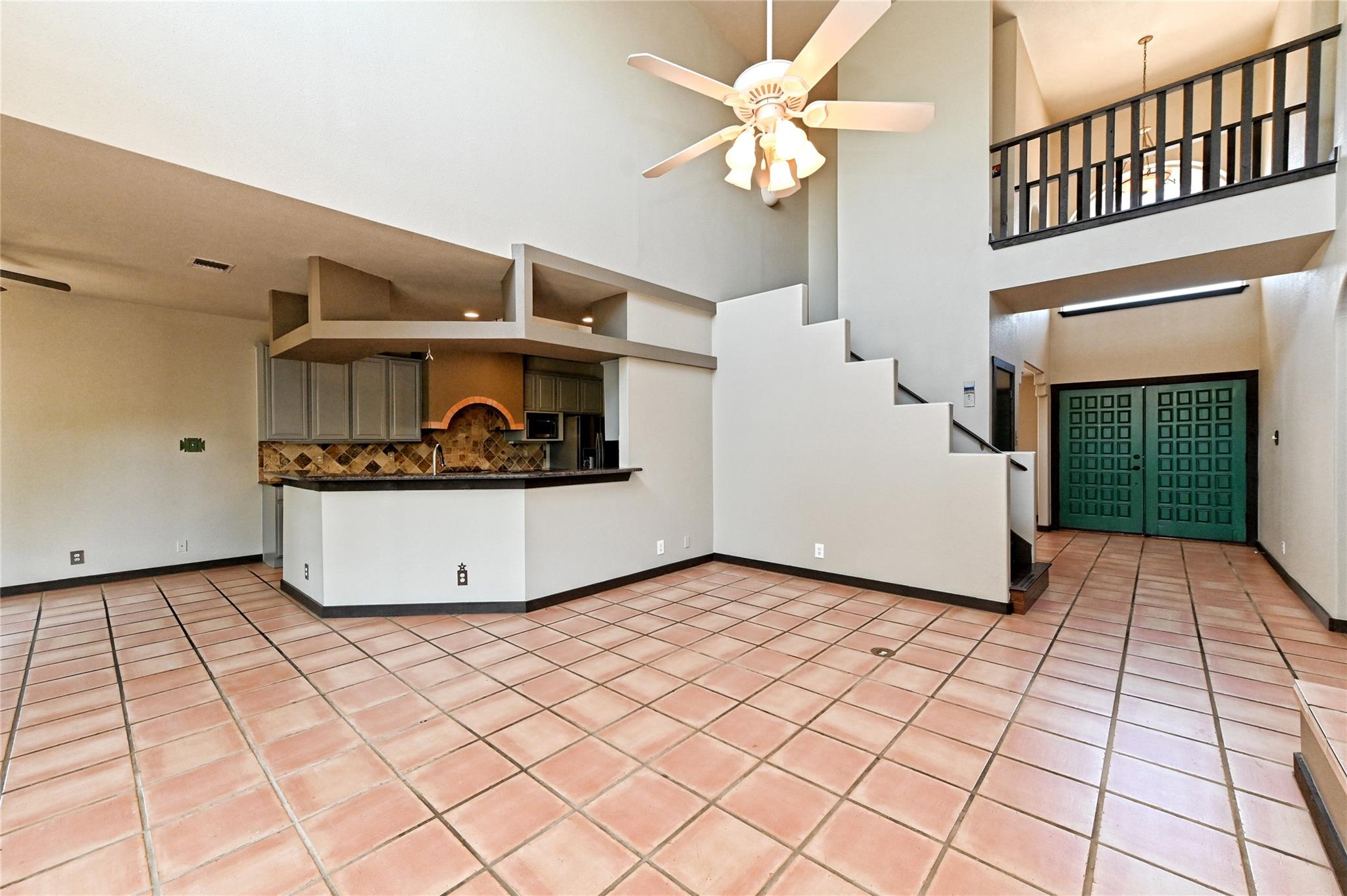 409 Golf Crest Ln Property Photo 6
