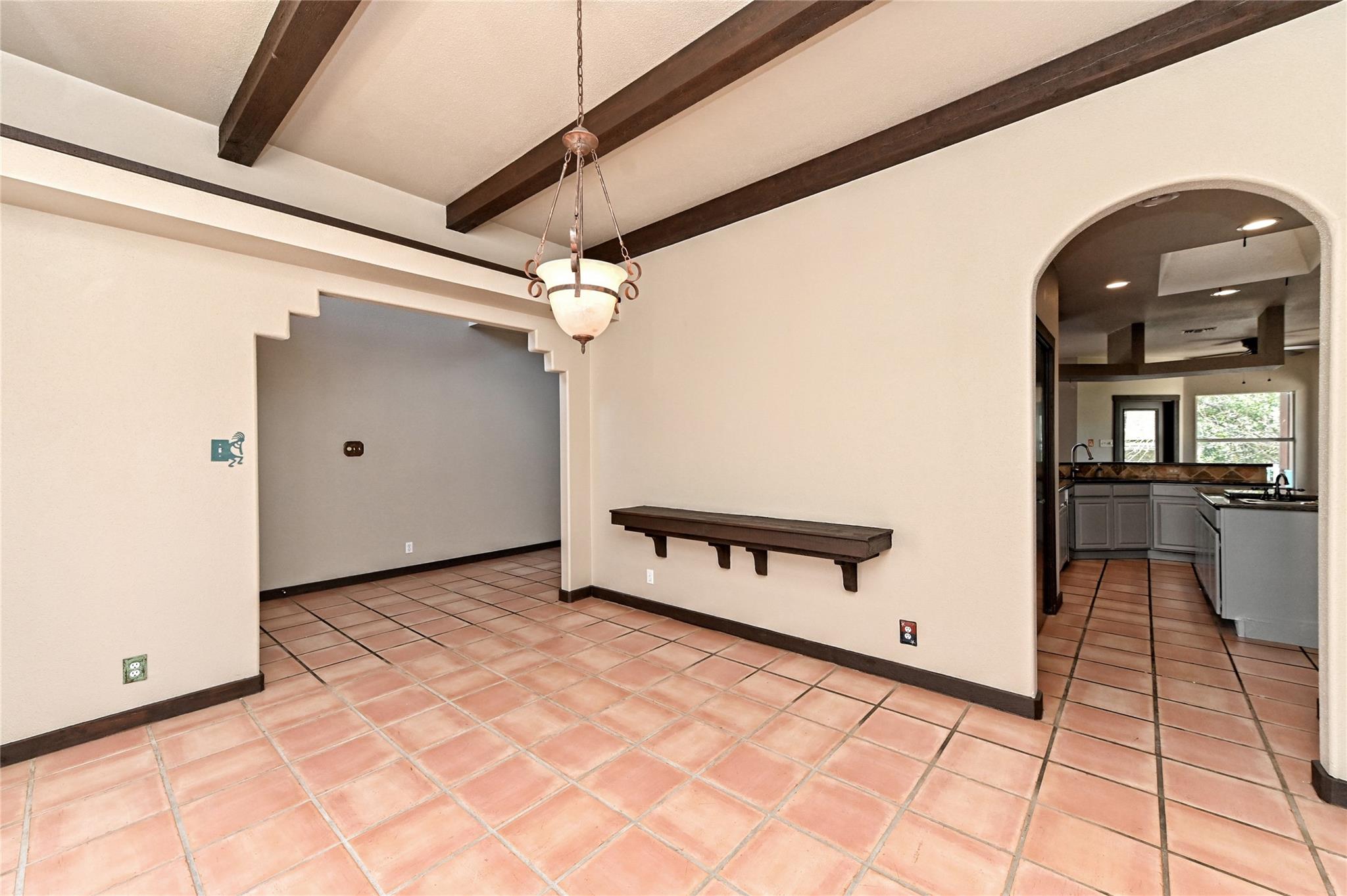 409 Golf Crest Ln Property Photo 9