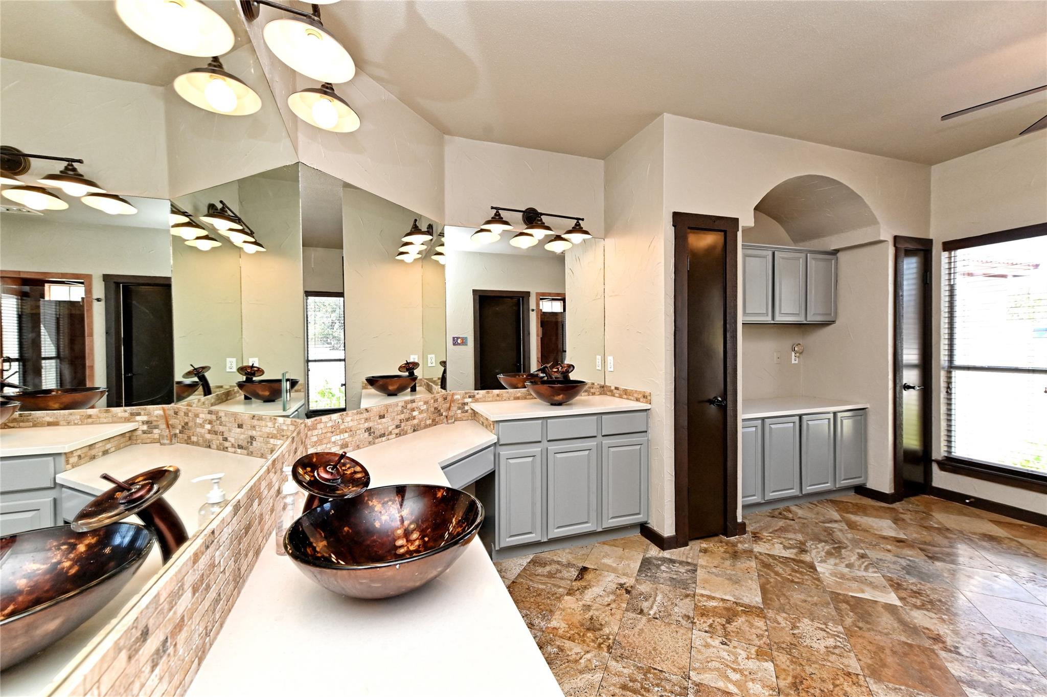 409 Golf Crest Ln Property Photo 19